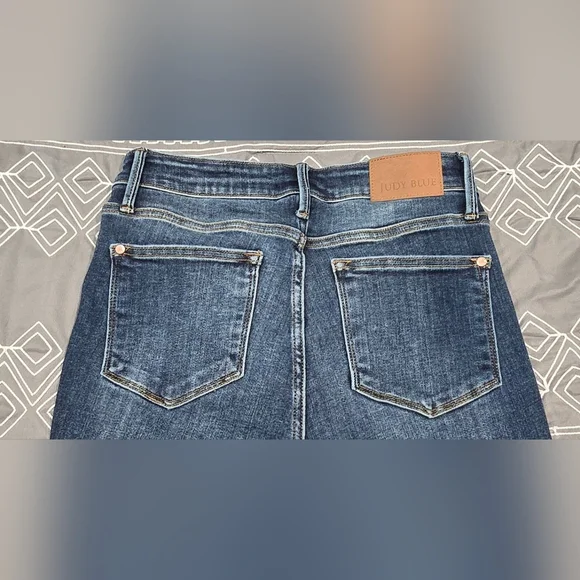 Judy Blue Midrise Skinny Raw Hem Jeans Size 7/28 - Picture 4 of 7